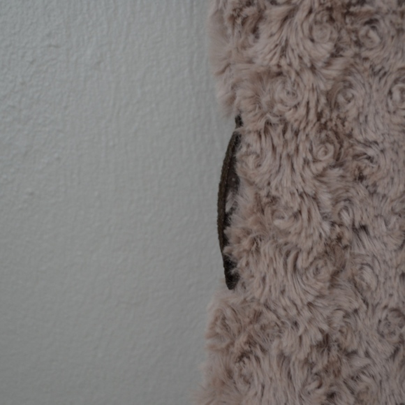 Anthropolgie like cardigan sleeveless cream - Picture 2 of 2